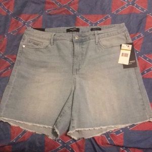 Brand new shorts never worn!